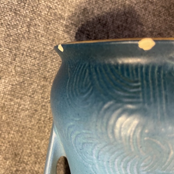 Roseville Zephyr Lily Pottery vase - Picture 10 of 11